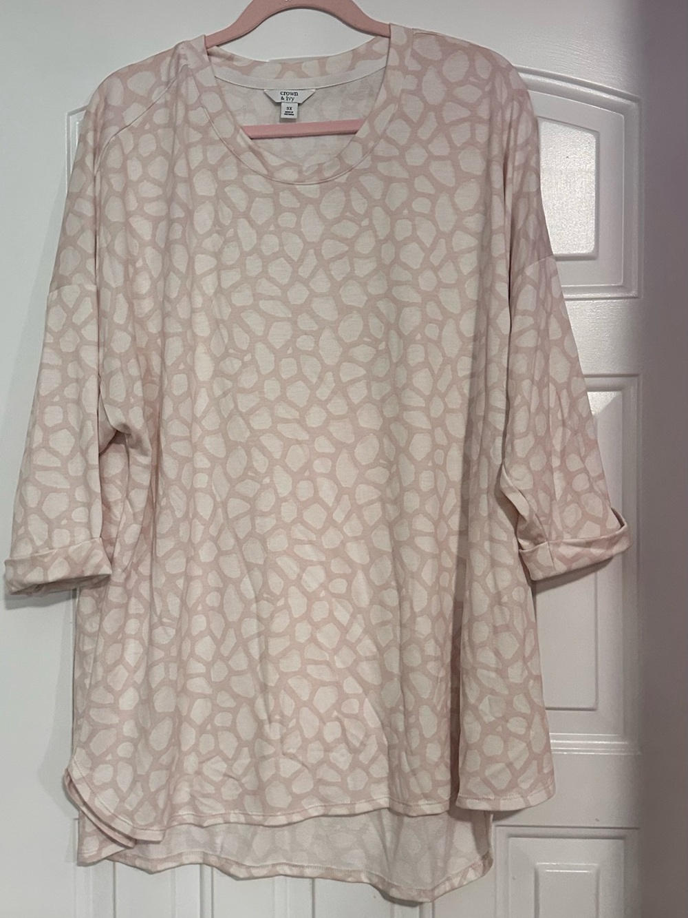 crown & ivy Cream and Light Pink Patterned Tunic Top